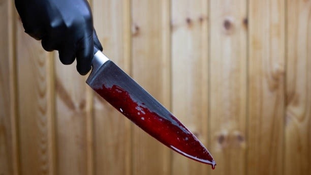 Un hombe acuchilló a su pareja tras violar la perimetral, pero no irá preso