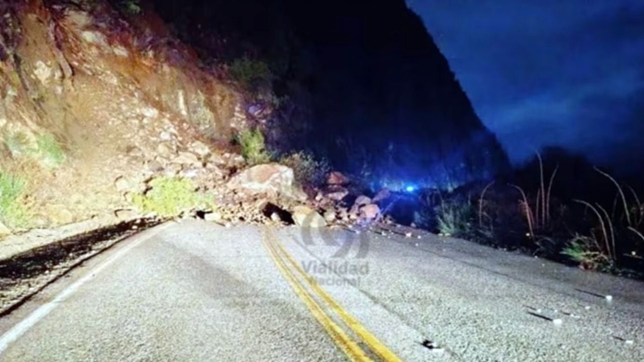 Corte total en la Ruta 40 por un derrumbe en el Camino de los Siete Lagos