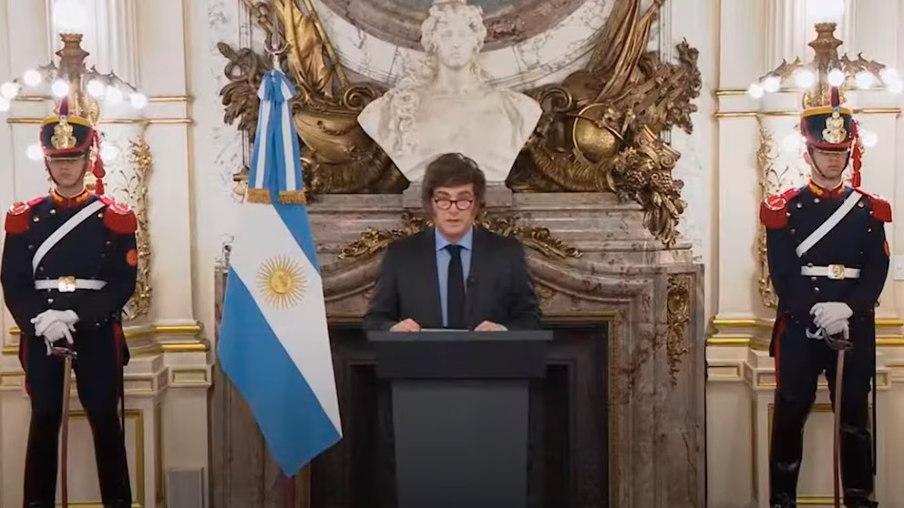 Milei apuntará contra el "saqueo" del Banco Central en cadena nacional