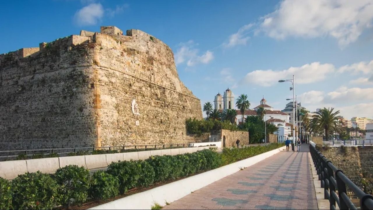 Dónde queda Ceuta, la ciudad española en el centro de la crisis migratoria de Marruecos