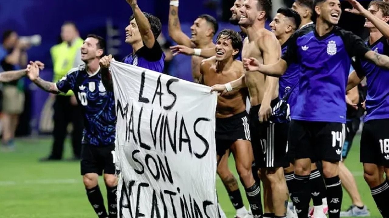 Milei habló de la bandera de Malvinas de la Selección y pidió no mezclar deporte y política