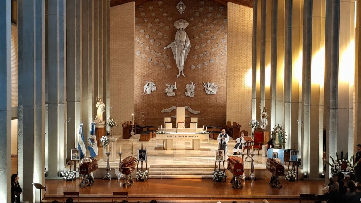 Emotivo responso en la Catedral por los cuatro servidores públicos