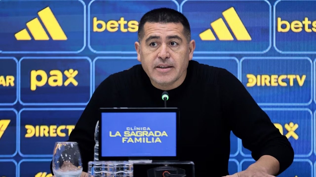 Riquelme evitó criticar a Aranda por el penal errado: "Soy dirigente, no técnico"