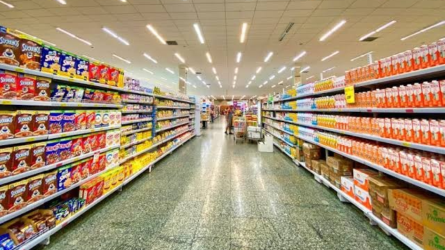 Estiman que la inflación de julio subió levemente tras varios meses de baja
