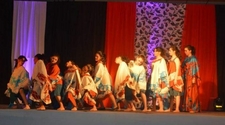 Con un programa y más de cien bailarines en escena, Rivadavia festeja su aniversario