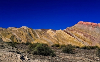 Con un mirador astronómico y un circuito de trekking potencian el Cerro 7 Colores 