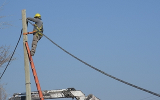 Violento temporal en Valle Fértil tiró más de 50 postes y produjo cortes de luz