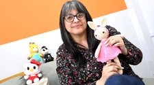 Vanesa Riveros, la sanjuanina tejedora de conejitos viajeros