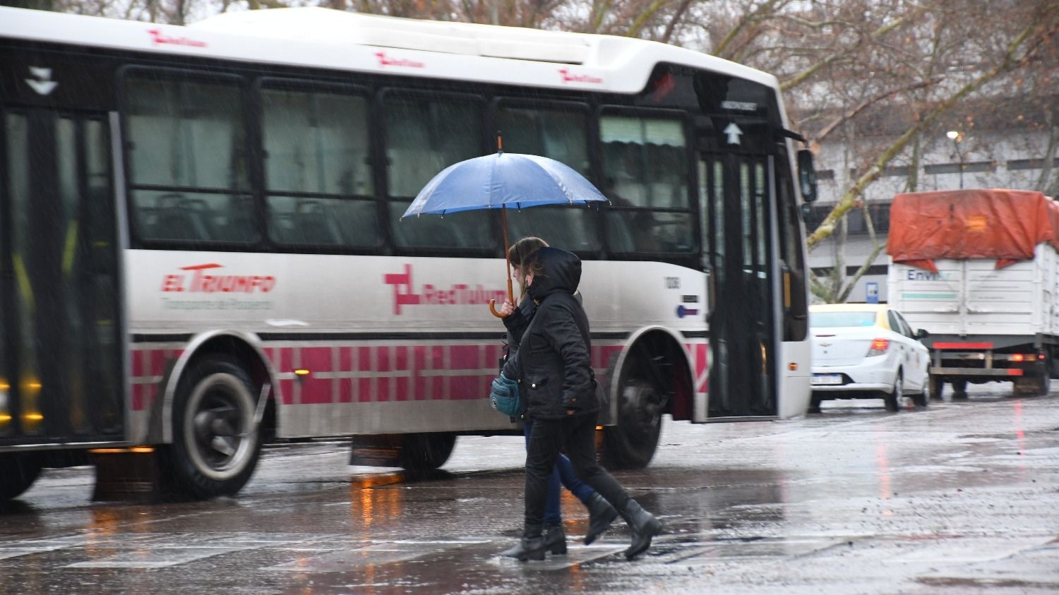 Suspendieron las clases en tres departamentos por las lluvias y nevadas