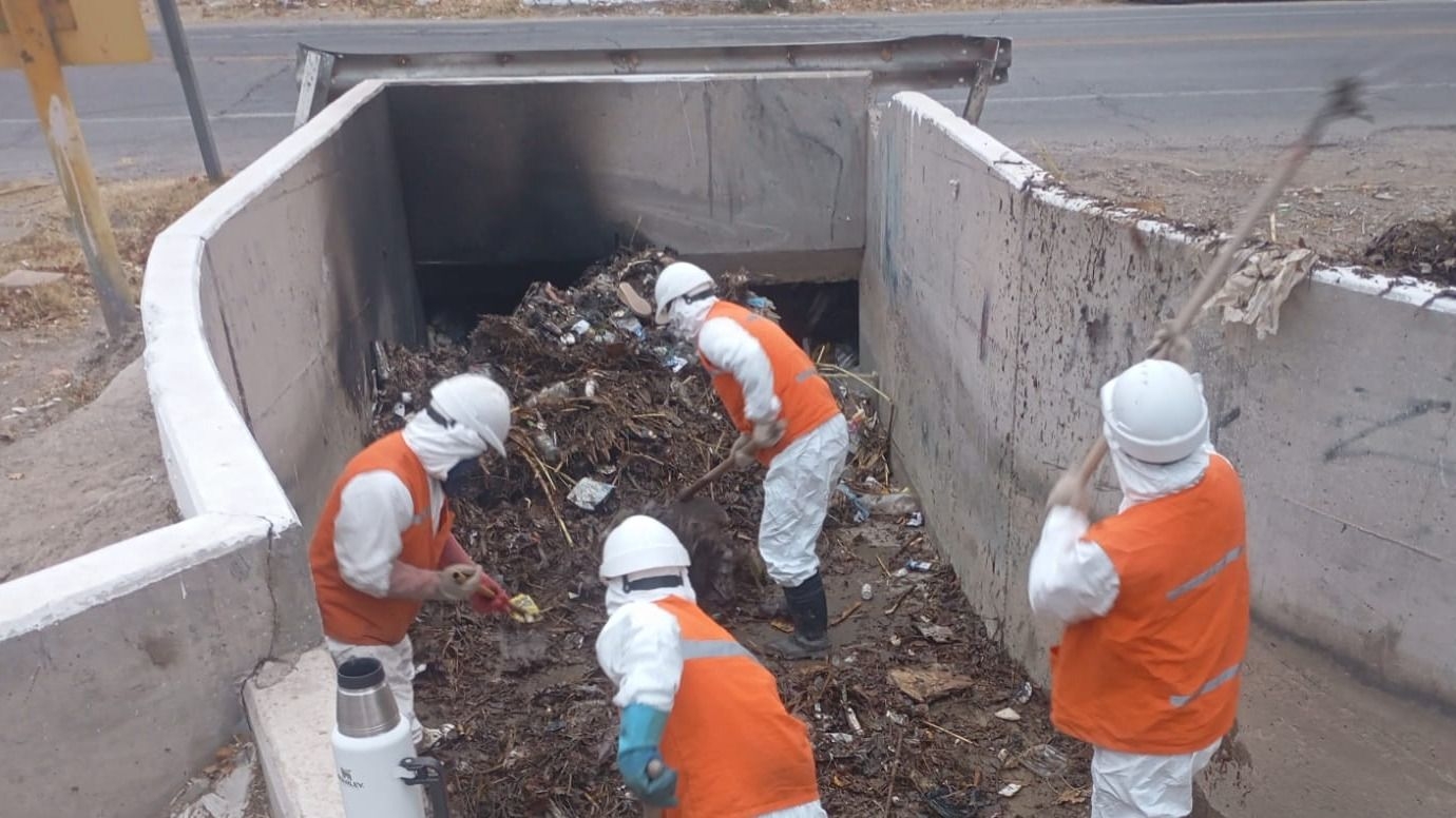 Destinan $2.100 millones para limpiar canales en 17 departamentos