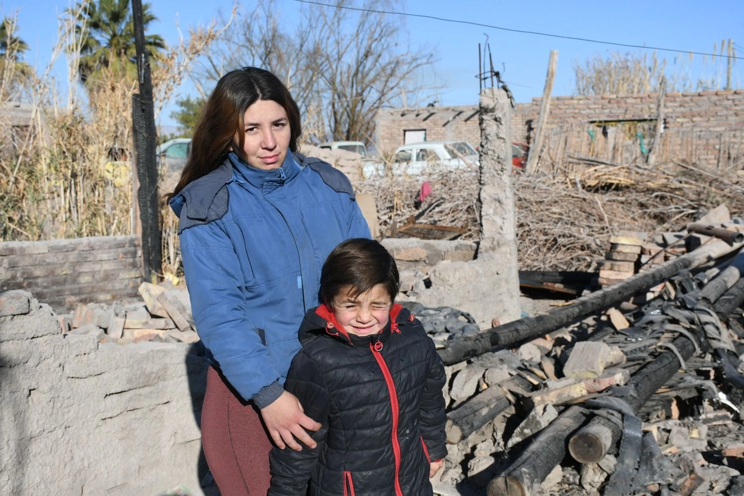 Perdió su hogar en un incendio: a más de 40 días, una madre y su hijo no tienen casa