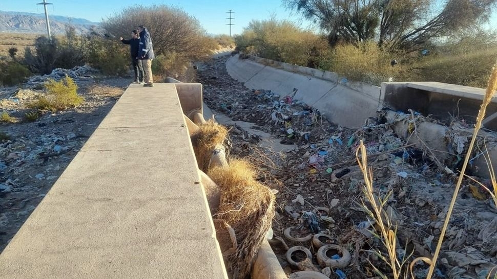 Hidráulica sacó más de 350 toneladas de residuos del sistema de riego por canales