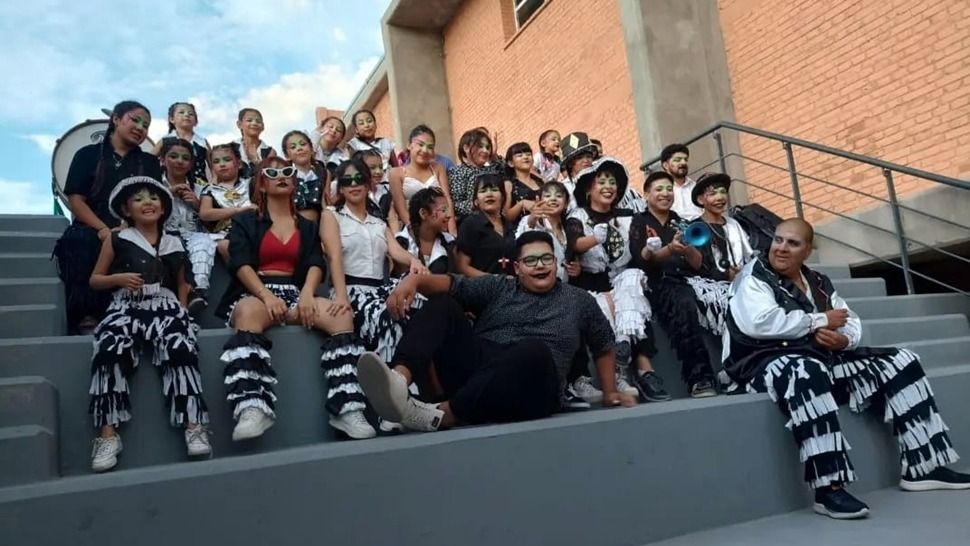 Una murga familiar solicita ayuda para realizar un chocolate del Día del Niño