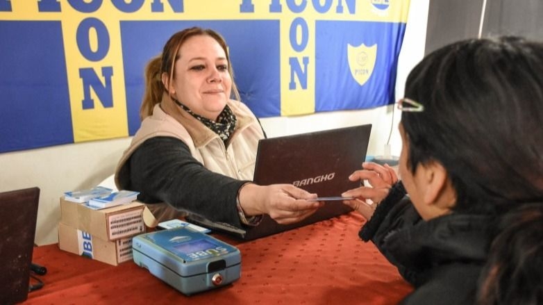 El Gobierno de San Juan entregaron 979 tarjetas SUBE en seis departamentos