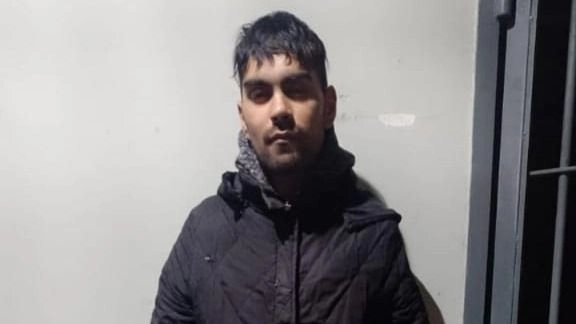 Hizo un boquete en el techo de una casa para robar, lo descubrió la Policía