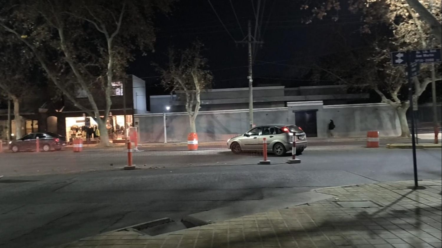Desvíos ignorados y maniobras peligrosas en plena avenida Libertador