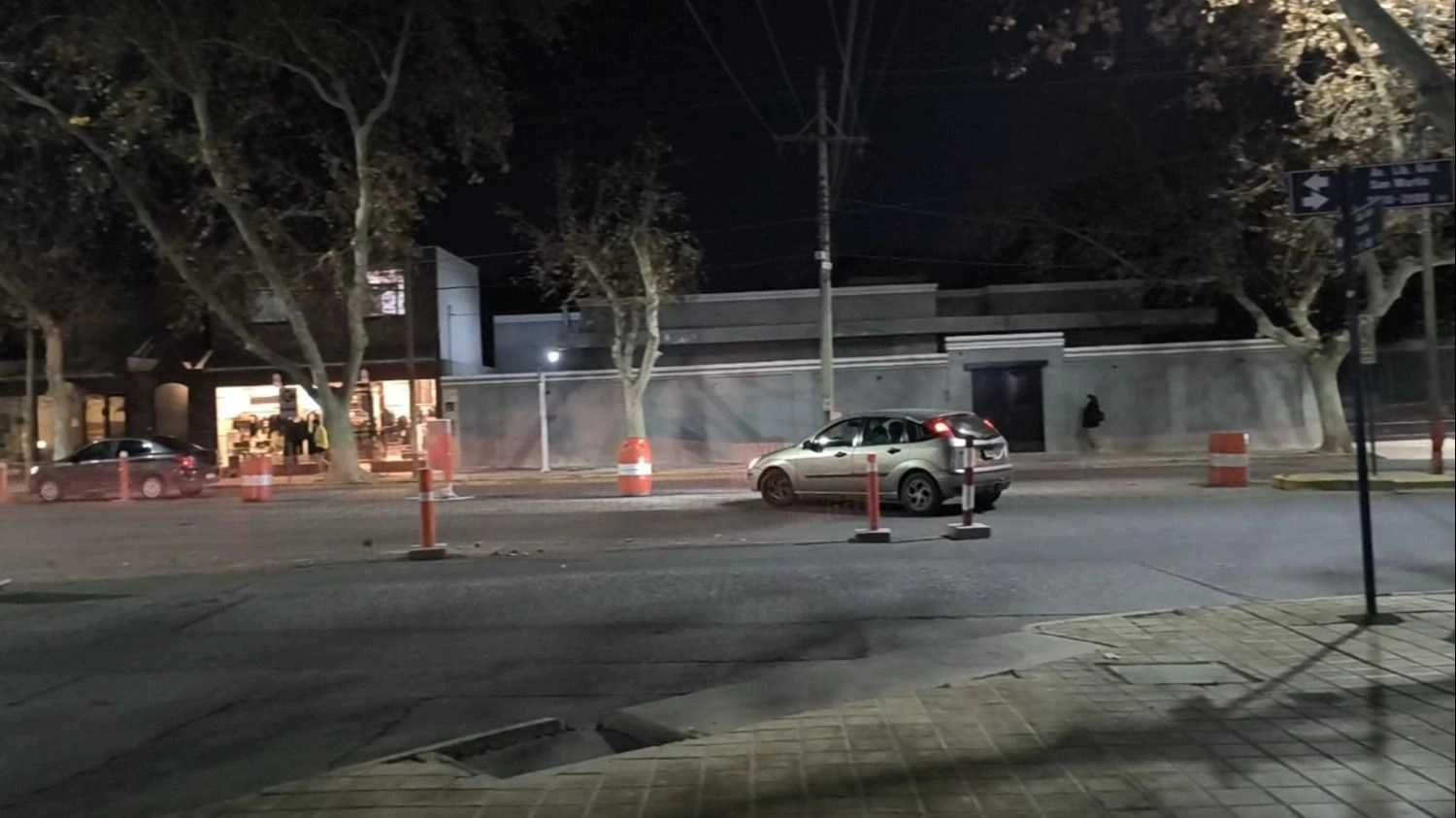 Desvíos ignorados y maniobras peligrosas en plena avenida Libertador