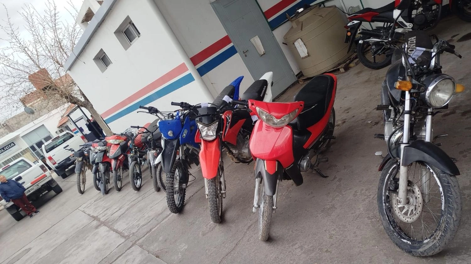 Secuestraron 10 motos robadas y cuatro bicicletas en operativo en Sarmiento