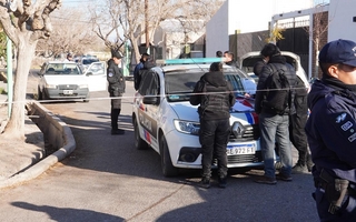 A punta de pistola, entraron a una estación de servicio y robaron $100.000