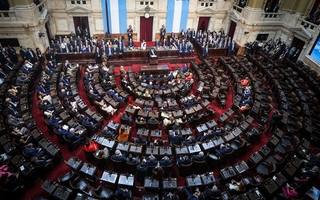 La oposición alcanzó el quórum y abrió una sesión clave contra los vetos de Milei