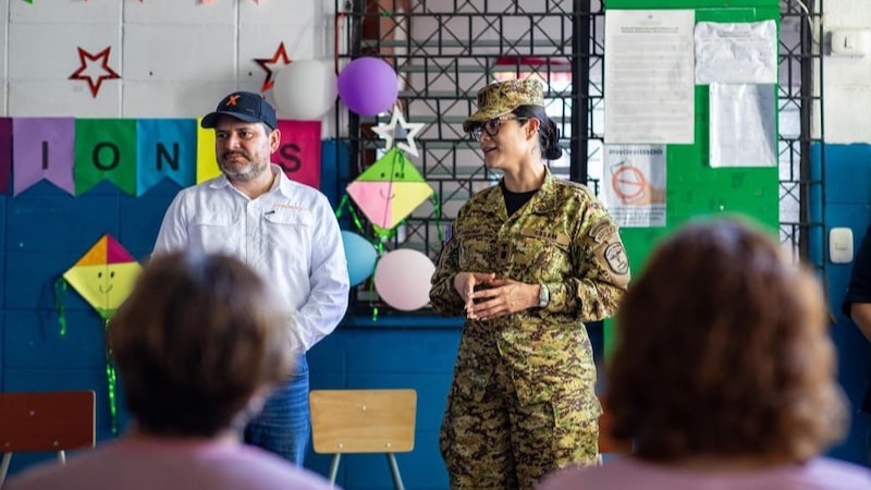 Nayib Bukele nombró a Karla Trigueros, una militar, como Ministra de Educación