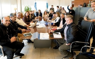 Los tres gremios docentes rechazaron la propuesta salarial del Gobierno