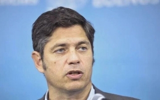 Kicillof se refirió a las internas del Gobierno y apuntó contra Karina Milei y la familia Menem