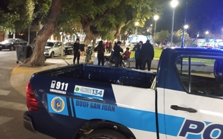 Cayó un dealer que vendía estupefacientes en una plaza céntrica