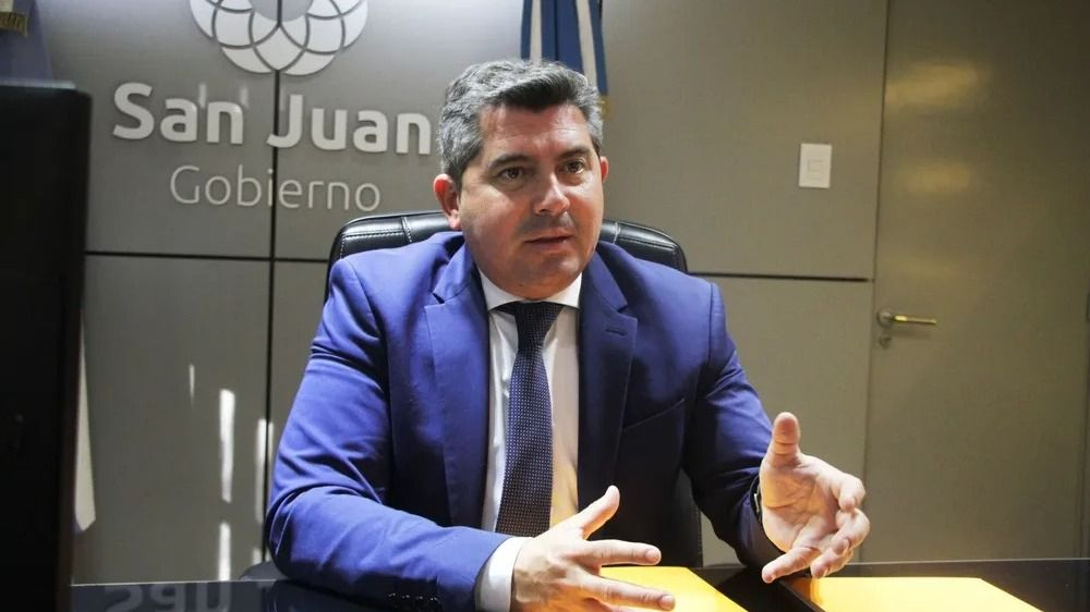 Problemas con los vuelos impidieron que Orrego llegara al último adiós