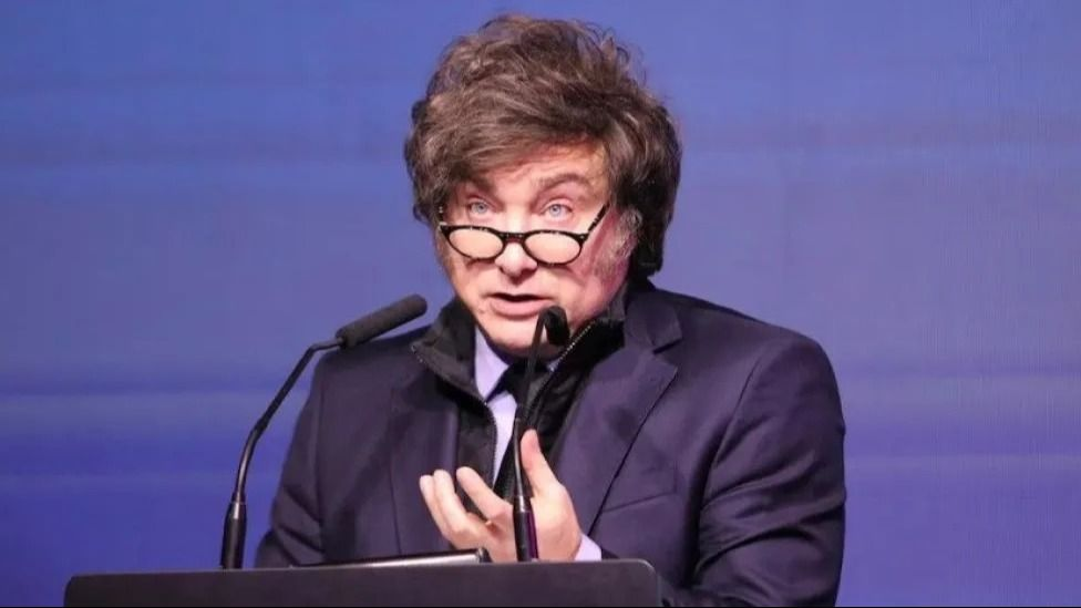 "¿Les pusieron una pistola en la cabeza?", Milei se refirió a los deudores 
