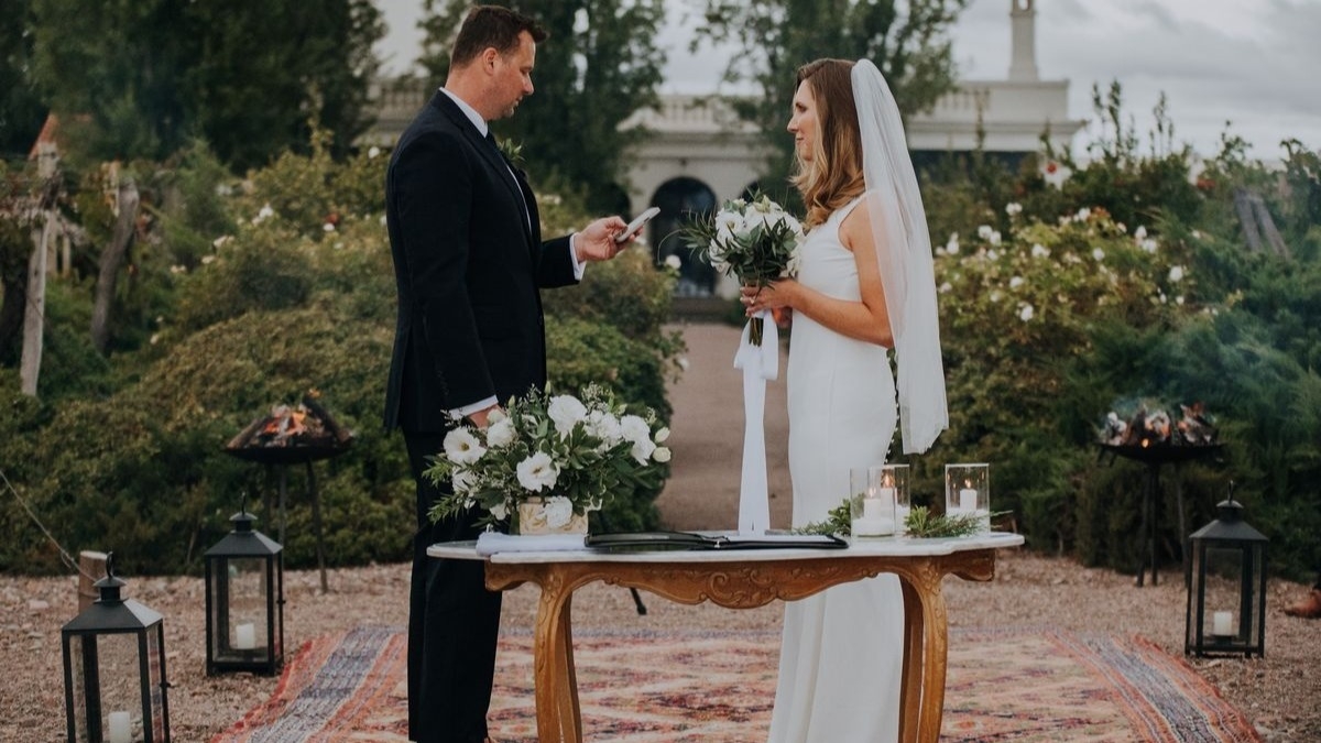 Quién es la famosa que confirmó su casamiento con su novio