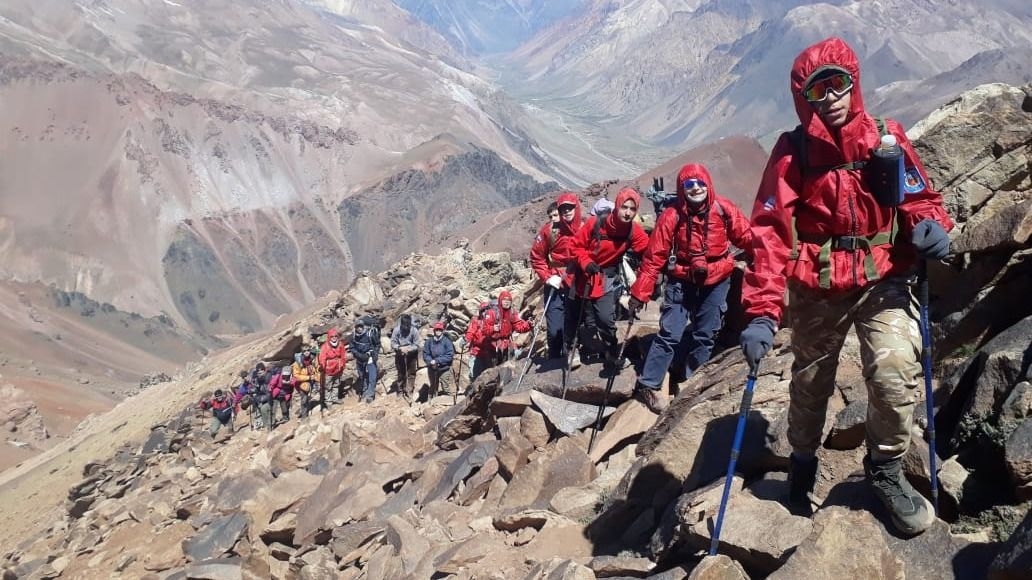 Montañismo y estudiantes, la actividad que une a la Industrial desde hace 36 años