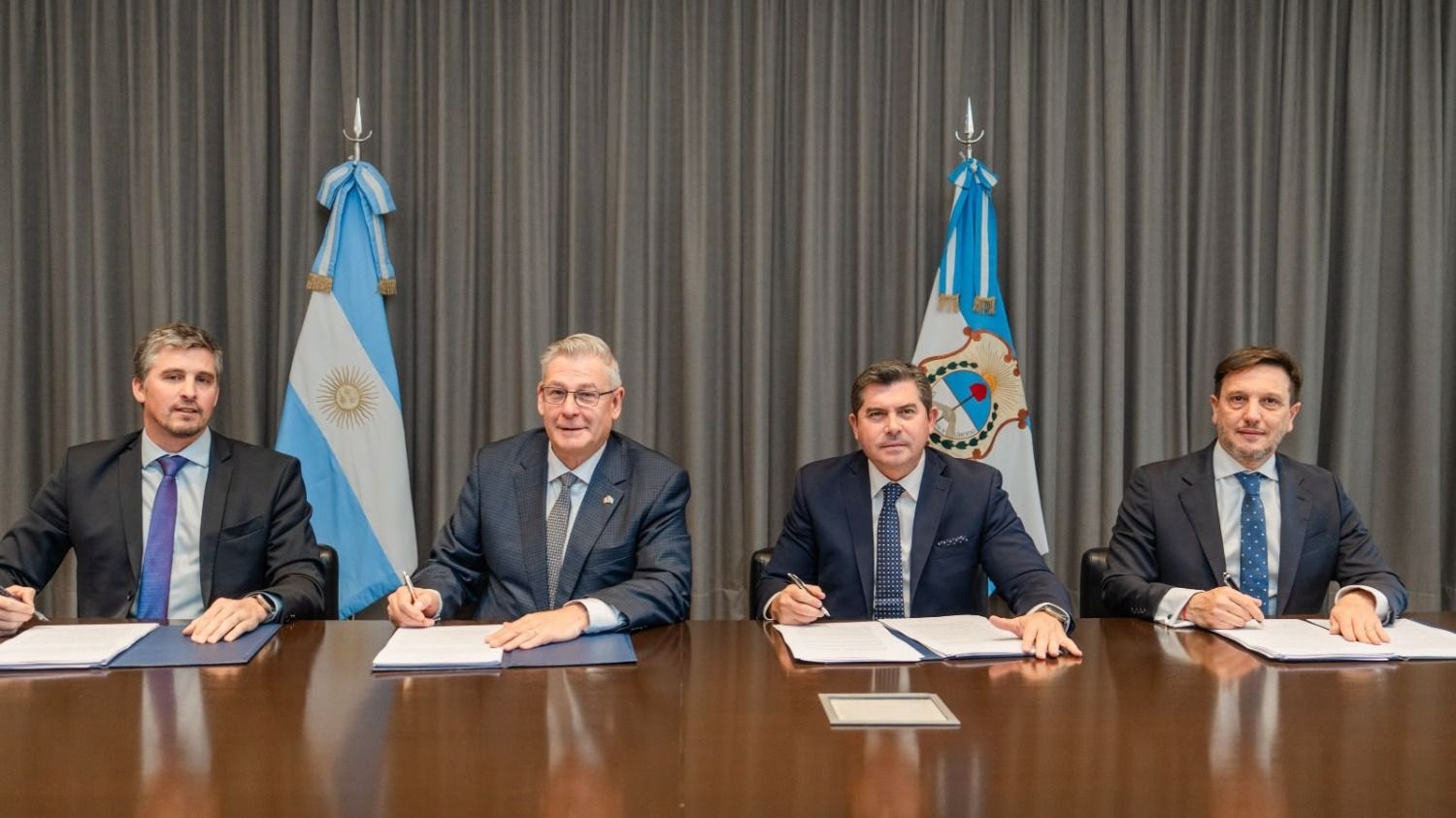 Cómo se gestó el acuerdo de US$250 millones entre San Juan y Vicuña