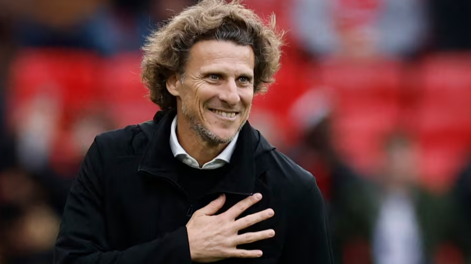 Diego Forlán asumirá como técnico de Uruguay tras la salida de Bielsa