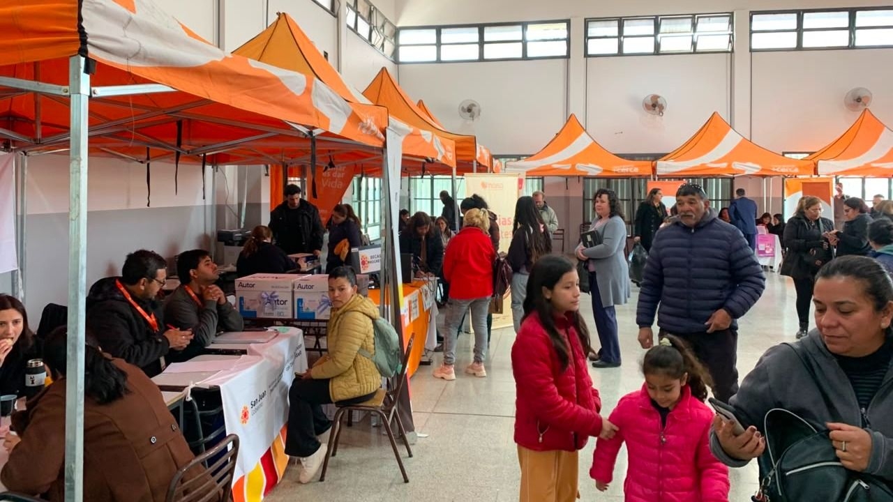San Juan Cerca llegó a Angaco con trámites y servicios para vecinos