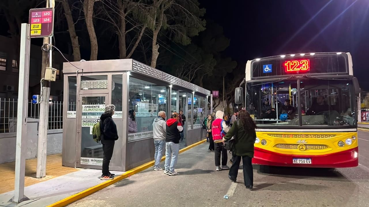 En el Marcial Quiroga, Rivadavia inauguró su quinta parada inteligente 