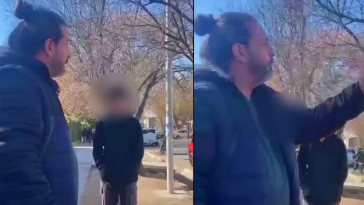 Un adulto golpeó y amenazó a un adolescente a la salida de una escuela