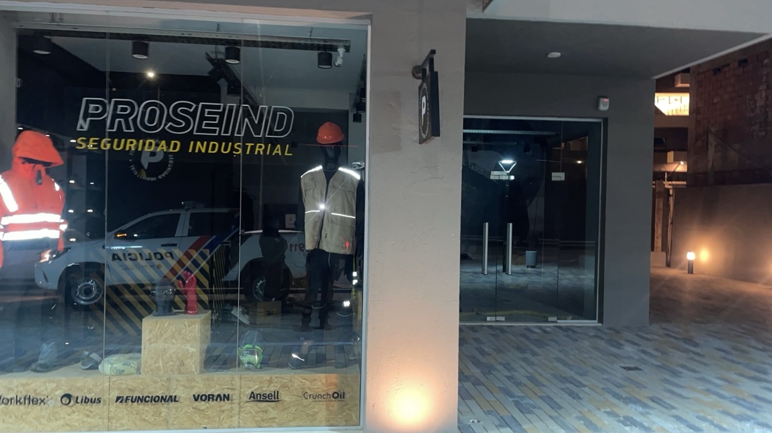 Dos mayores y tres menores, detenidos tras un robo en pleno Capital
