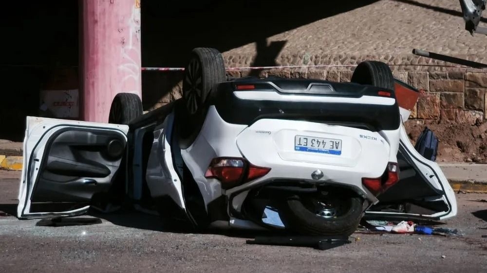 Choque múltiple en Mendoza: un muerto y heridos al caer al vacío