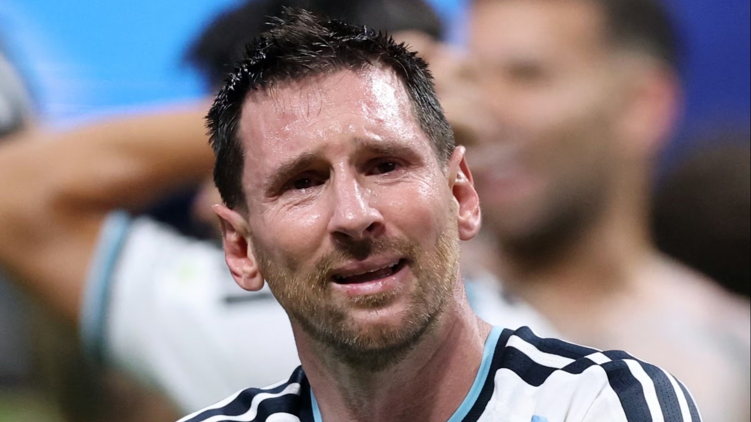 Dolor y llanto: la íntima foto de la familia Messi en el entierro de Jorge