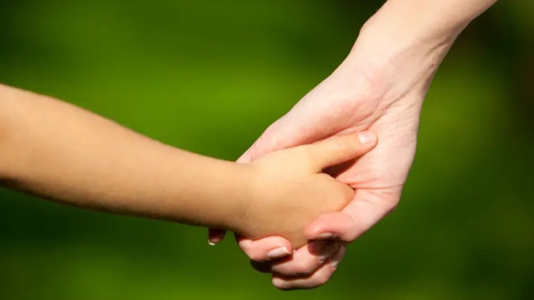 Abrieron una convocatoria para adoptar a una niña de 11 años en San Juan