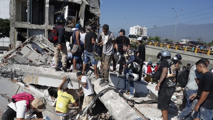 Terremoto de 7,4 en Colombia deja 47 muertos y graves derrumbes