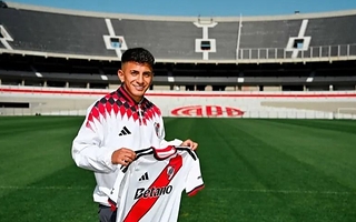 River presentó a Thiago Almada: firmó y tuvo su primer entrenamiento