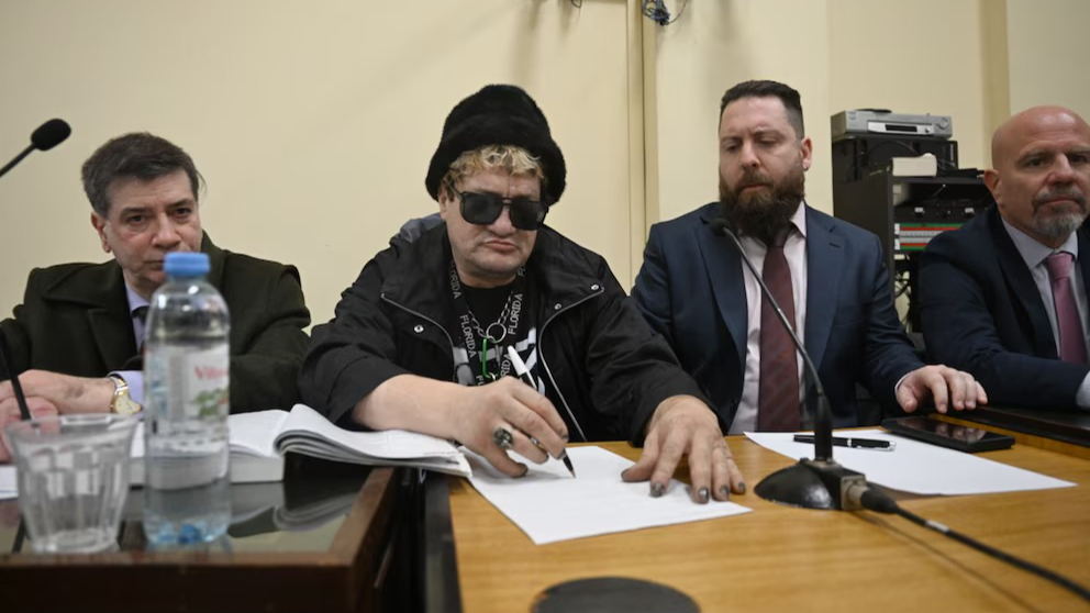 Pity Álvarez se quedó dormido en pleno juicio y generó tensión en la sala