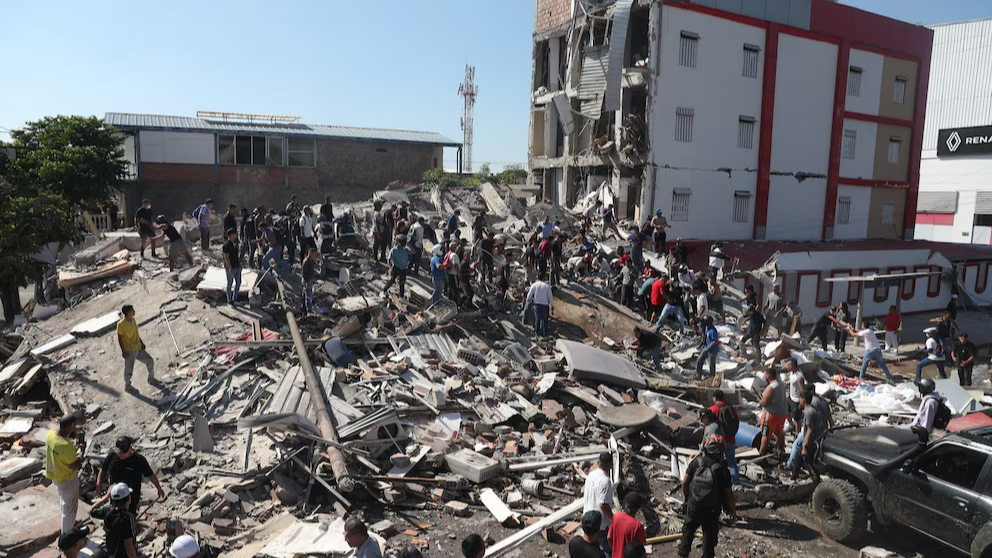 Ascienden a 111 los muertos por el devastador terremoto en Colombia