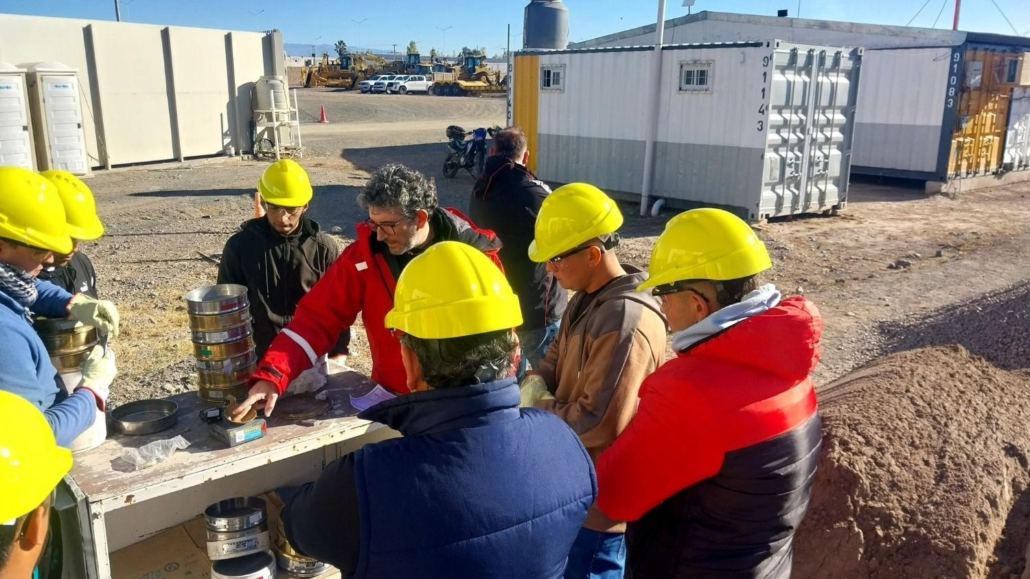 Más de 20 sanjuaninos se capacitaron en operación de equipos mineros