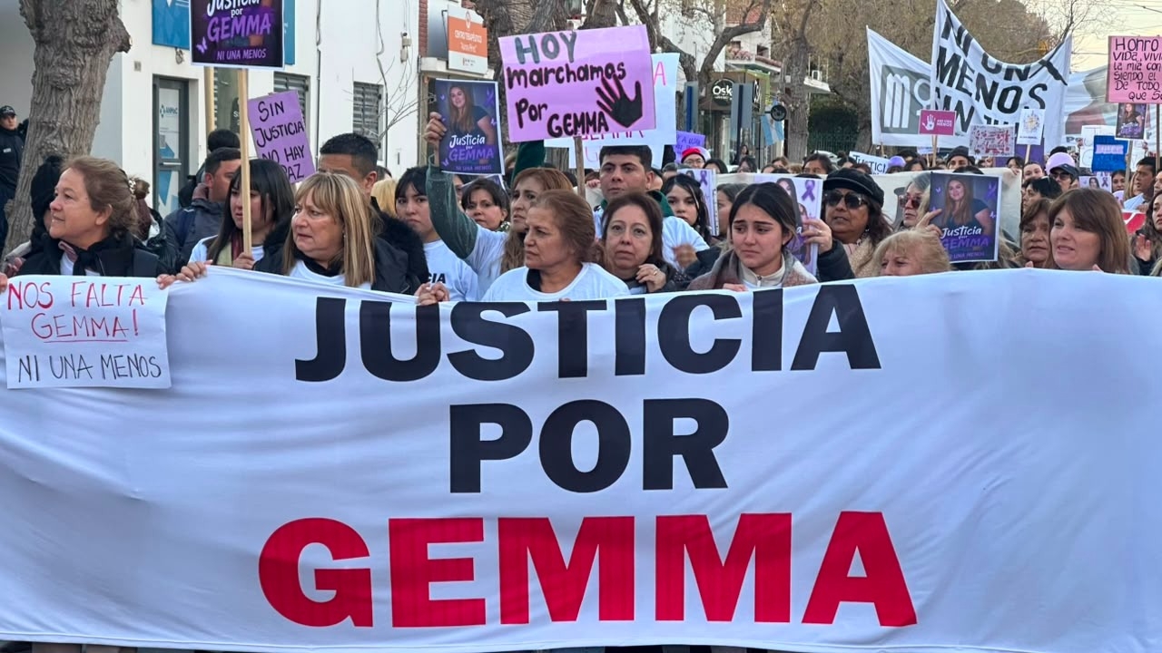 Dolor y pedido de justicia: San Juan marchó por el femicidio de Gemma