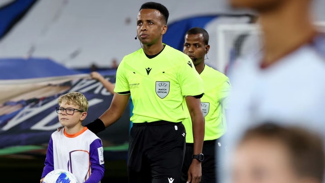 El árbitro de la Supercopa fue el mismo que deportó Estdos Unidos del Mundial