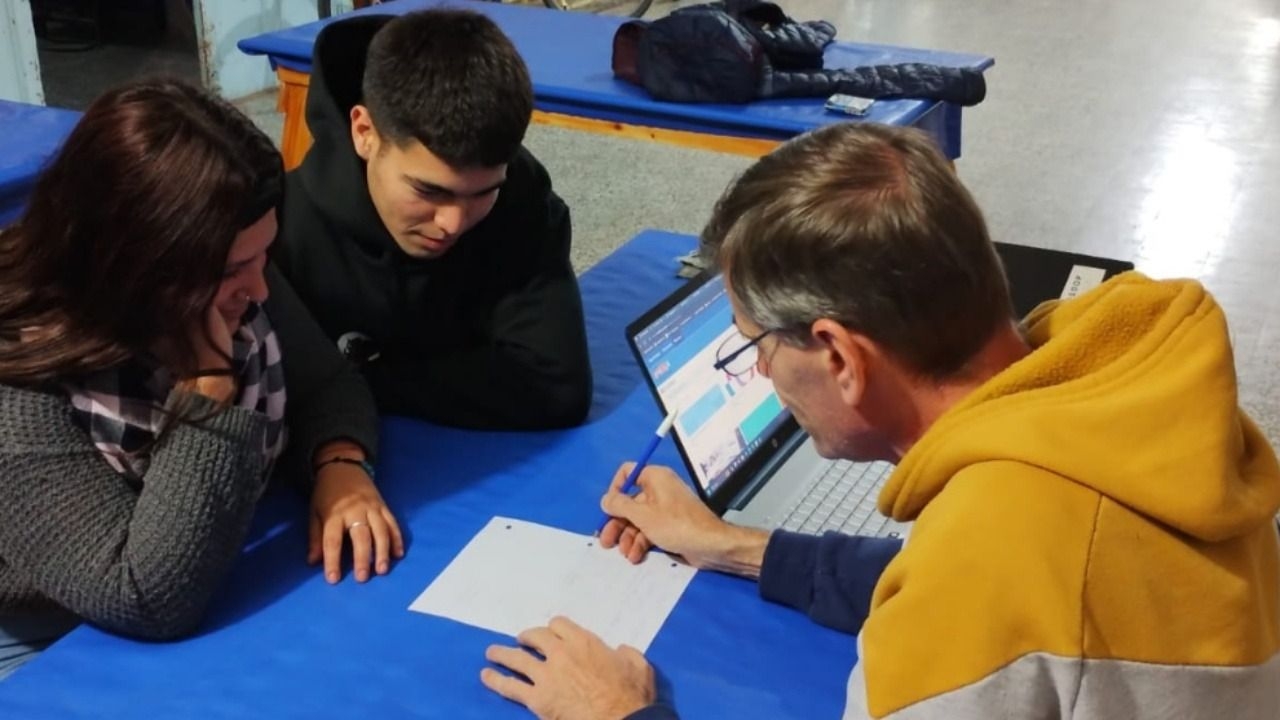 San Juan suma una opción online para que adultos terminen la secundaria