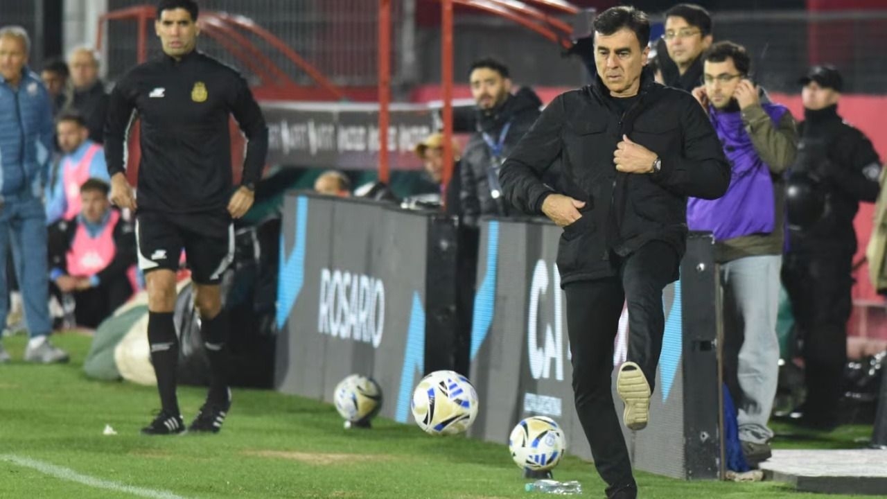 Crisis en Independiente: Quinteros quedó en la cuerda floja